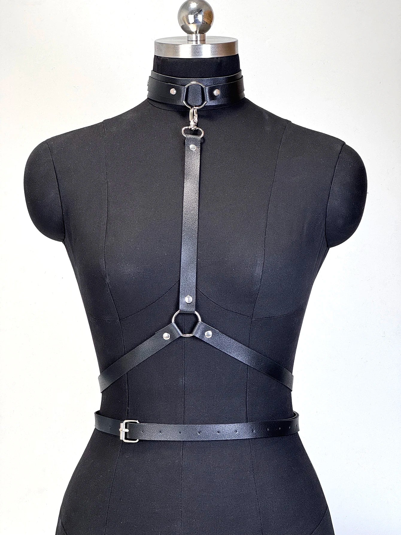 Women Fashion Belt Female Street Style Harness Adjustable Chest Belt with Chain Leather Waistband Gothic Clothing Accessories